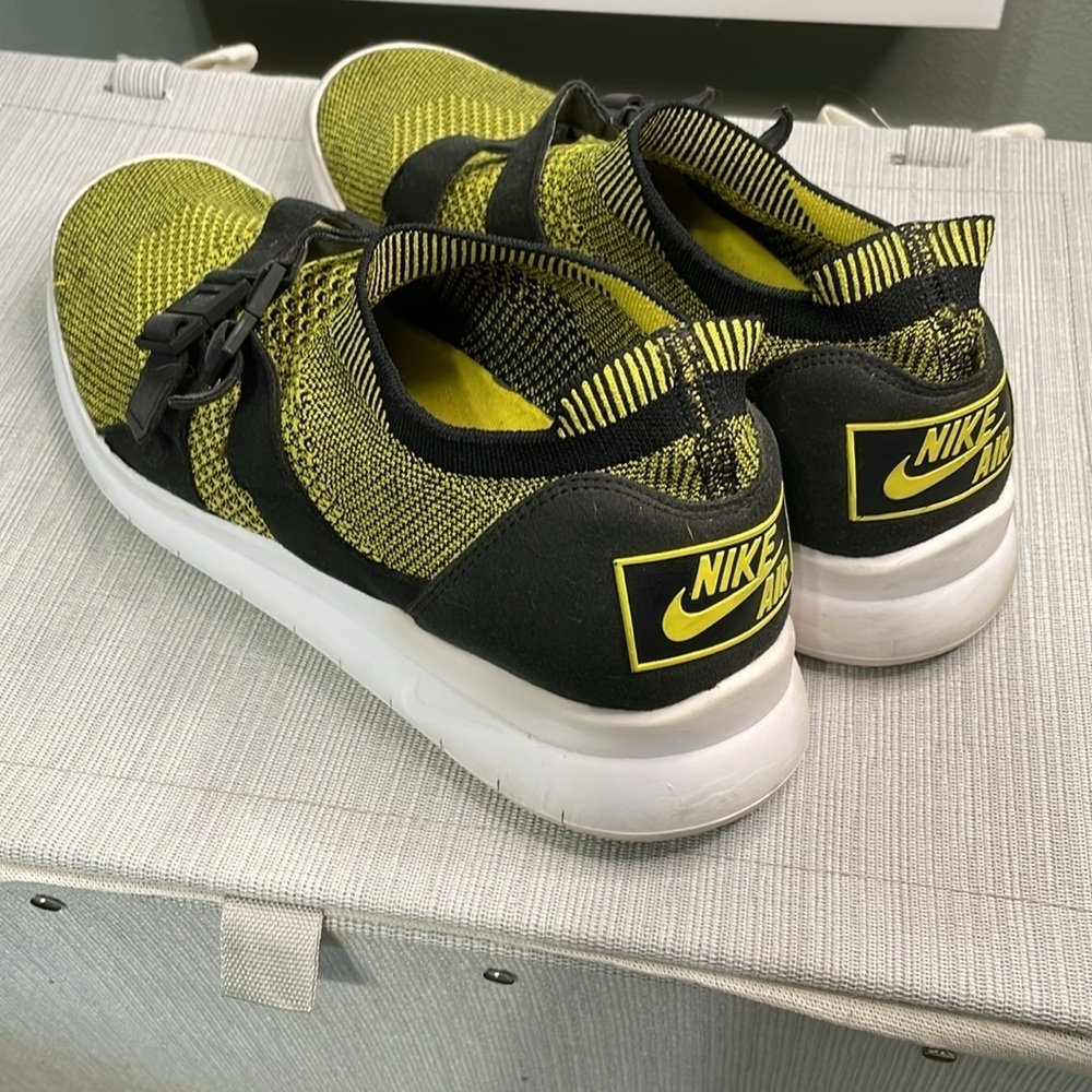Nike Men's Air Sockracer Flyknit Running Shoes Size 10.5 Yellow Strike